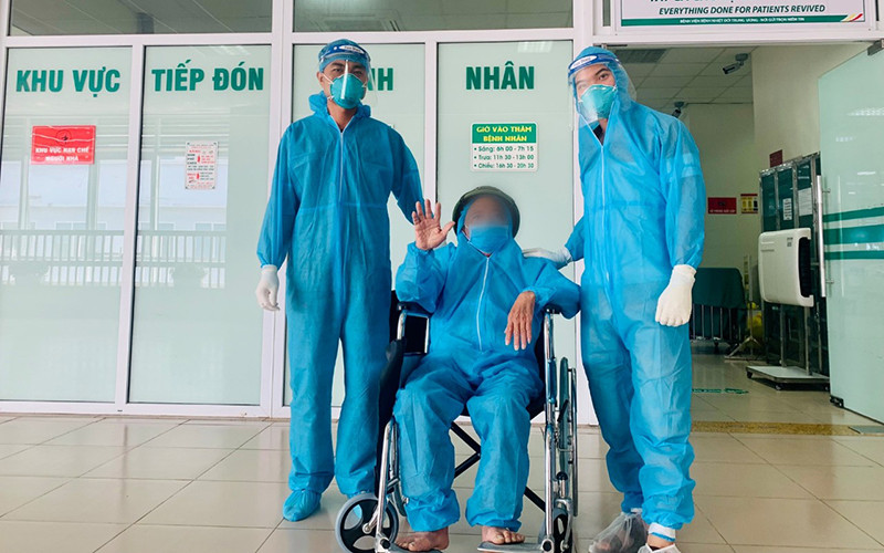 Bệnh nhân đã bình phục sau hơn một tháng thở máy.