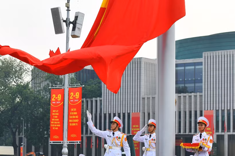 Thiêng liêng nghi lễ thượng cờ tại Quảng trường Ba Đình