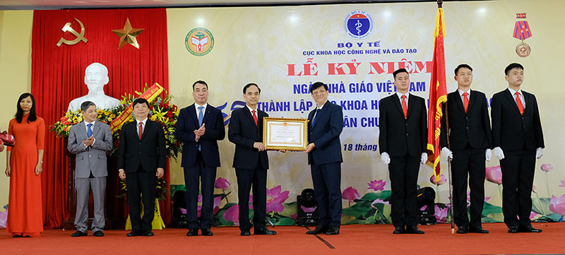 Tôn vinh những người thầy trong sự nghiệp đào tạo nguồn nhân lực y tế