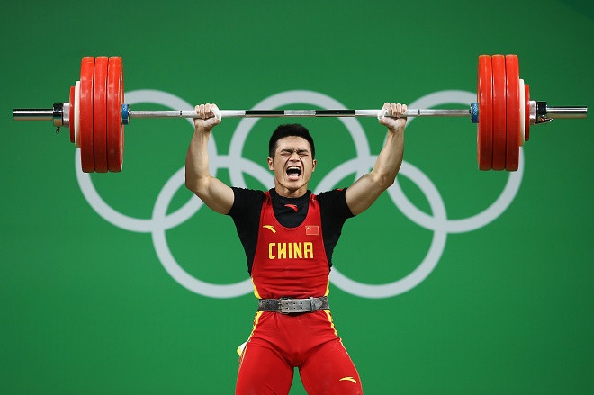 Ðô cử Shi Zhiyong phá kỷ lục thế giới hạng cân 73 kg môn cử tạ nam. 
