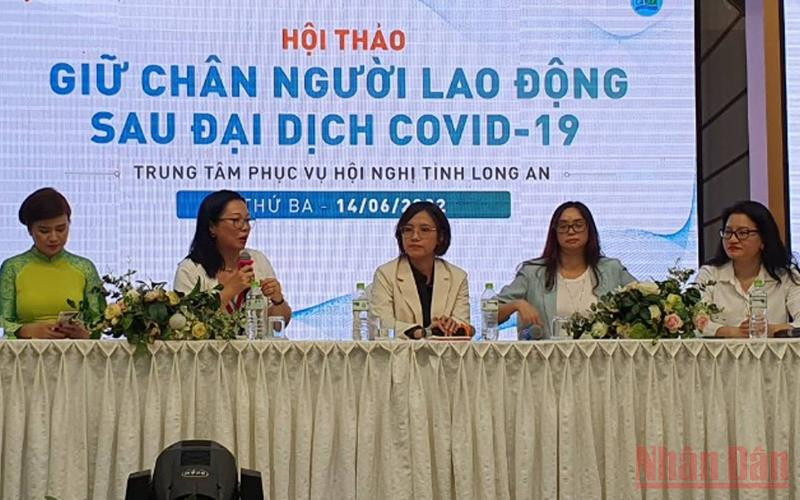 Diễn giả hiến kế giữ chân người lao động sau đại dịch Covid-19.