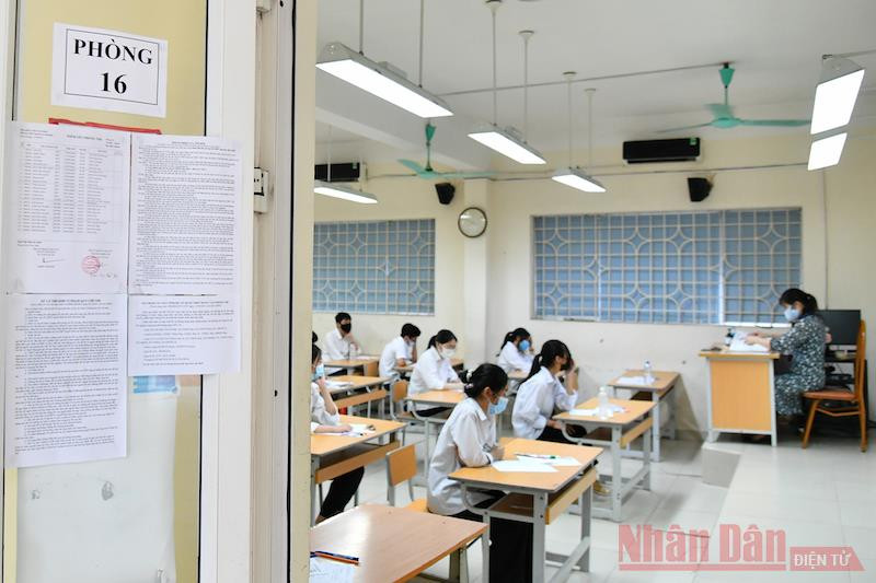 Kỳ thi vào lớp 10 Hà Nội năm 2021. Ảnh: THUỶ NGUYÊN