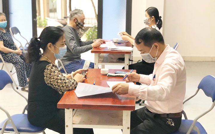 Chi trả hỗ trợ người dân gặp khó khăn do dịch Covid-19.