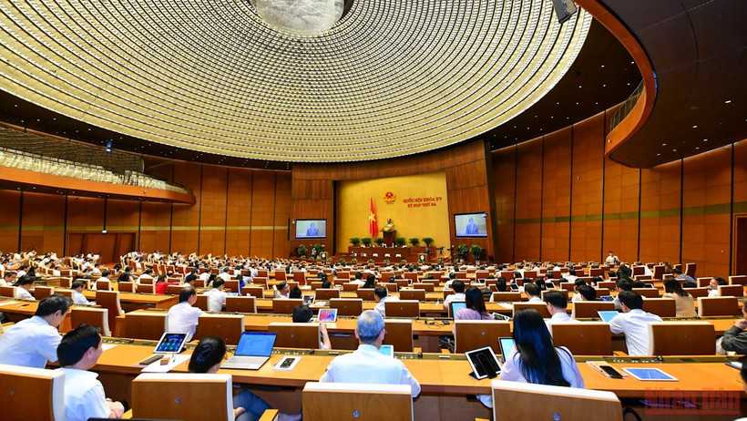 Quang cảnh phiên họp của Quốc hội tại Hội trường Diên Hồng sáng 3/6. (Ảnh: NGUYÊN LINH)