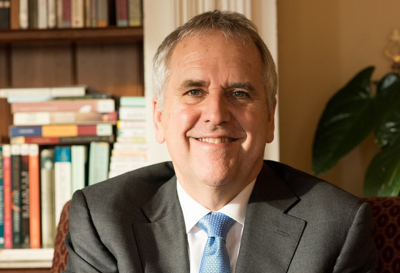 GS Michael I. Jordan (Đại học California, Berkeley), người đặt nền móng cho ngành học máy và trí tuệ nhân tạo hiện đại, sẽ tham gia phiên thảo luận đầu tiên của sự kiện vào sáng 27/8.