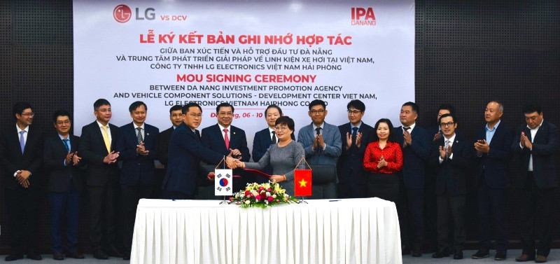 Quang cảnh lễ ký kết.