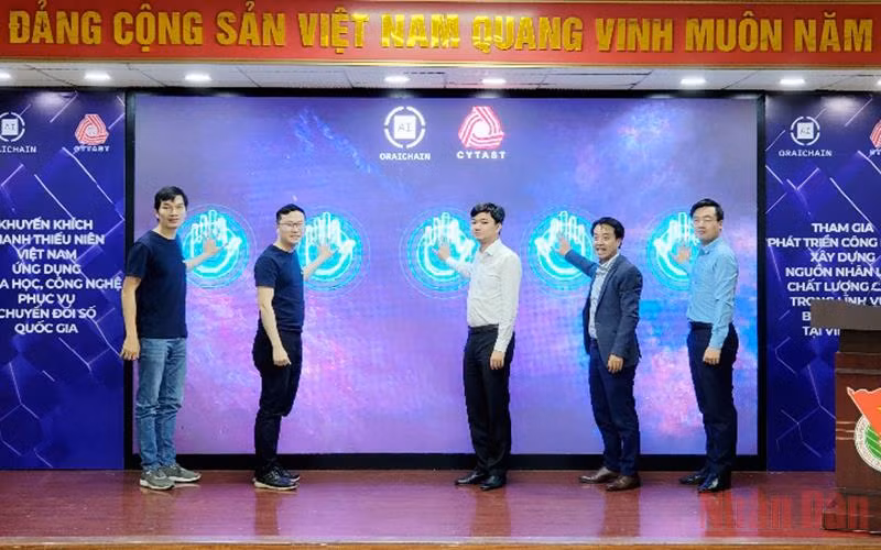 Đại diện các ban, ngành, đoàn thể triển khai phát động cuộc thi. 