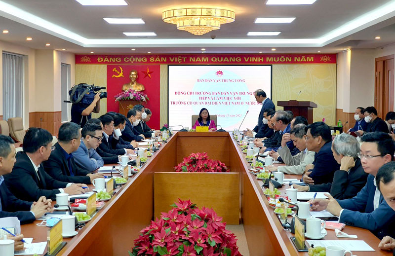 Quang cảnh buổi làm việc.