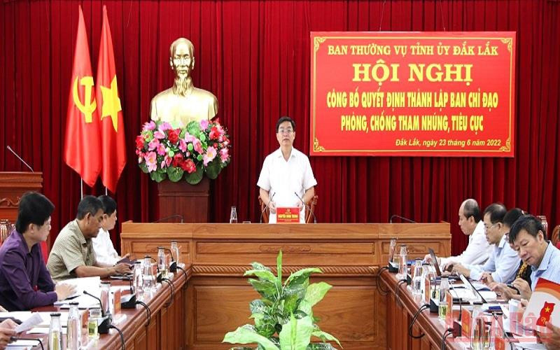 Đồng chí Nguyễn Đình Trung, Bí thư Tỉnh ủy, Trưởng Ban Chỉ đạo phòng, chống tham nhũng, tiêu cực tỉnh Đắk Lắk phát hiểu tại hội nghị công bố quyết định thanh lập Ban Chỉ đạo. Ảnh: Lê Thành.