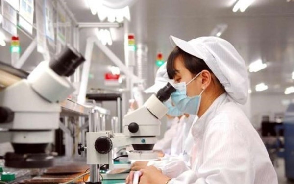 Lao động Việt Nam sẽ cần trang bị nhiều kỹ năng và trình độ cao hơn trong xu thế mới của vốn FDI. (Ảnh minh họa: NDO)