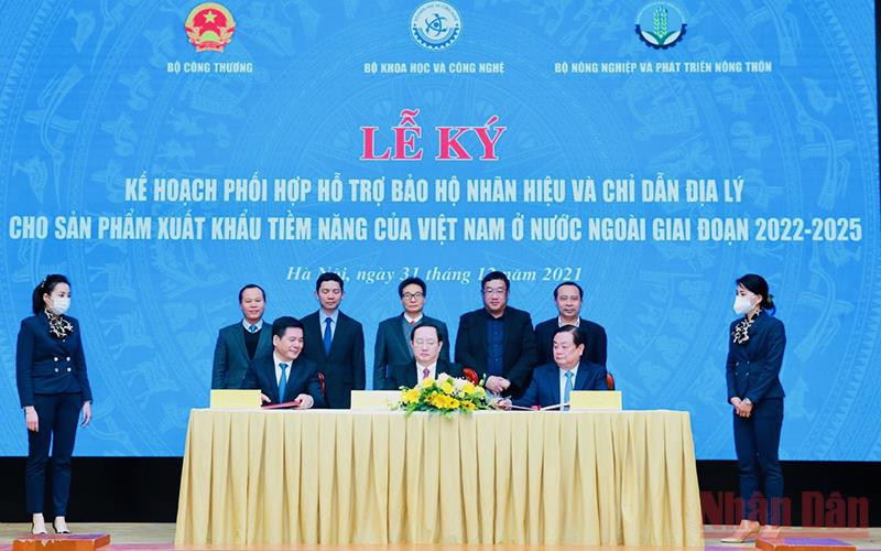 Toàn cảnh lễ ký kết.