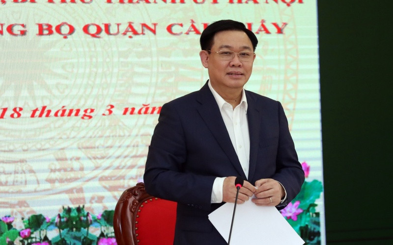 Đồng chí Vương Đình Huệ, Ủy viên Bộ Chính trị, Bí thư Thành ủy phát biểu ý kiến tại buổi làm việc.