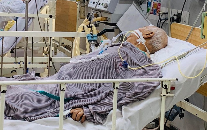 Bệnh nhân nam đang điều trị tại BV Bạch Mai. 