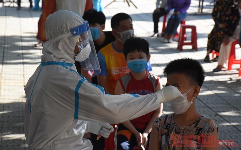 Đà Nẵng tiếp tục lấy mẫu xét nghiệm diện rộng lần hai tại các khu vực có nguy cơ trên địa bàn thành phố.