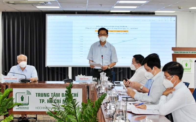 Toàn cảnh buổi họp báo.