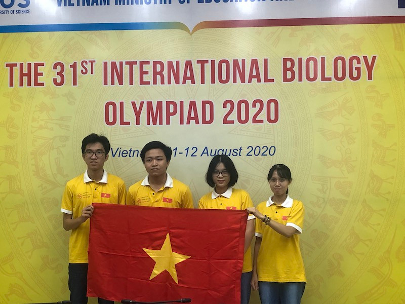 Bốn học sinh Việt Nam giành huy chương tại Olympic Sinh học quốc tế