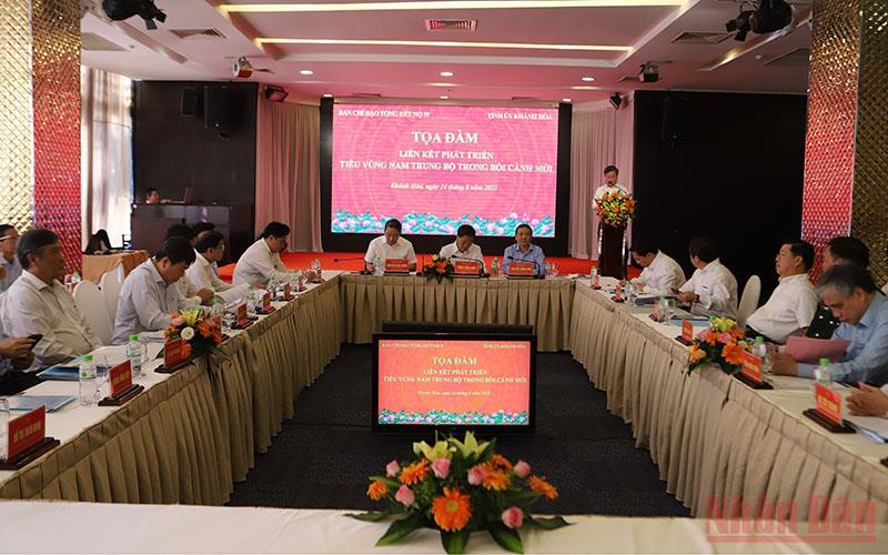 Quang cảnh buổi tọa đàm.