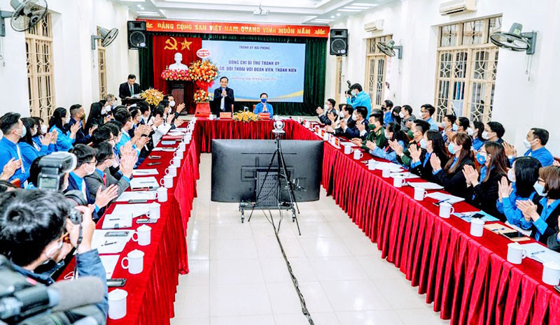 Quang cảnh cuộc đối thoại giữa Bí thư Thành ủy Hải Phòng với đoàn viên, thanh niên thành phố Cảng.