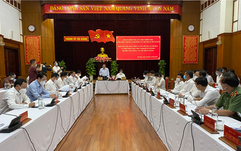 Quang cảnh buổi làm việc.