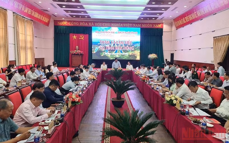 Đoàn công tác của Trung ương làm việc với tỉnh Đắk Nông về kết quả thực hiện Nghị quyết số 10-NQ/TW và Kết luận số 12-KL/TW của Bộ Chính trị.