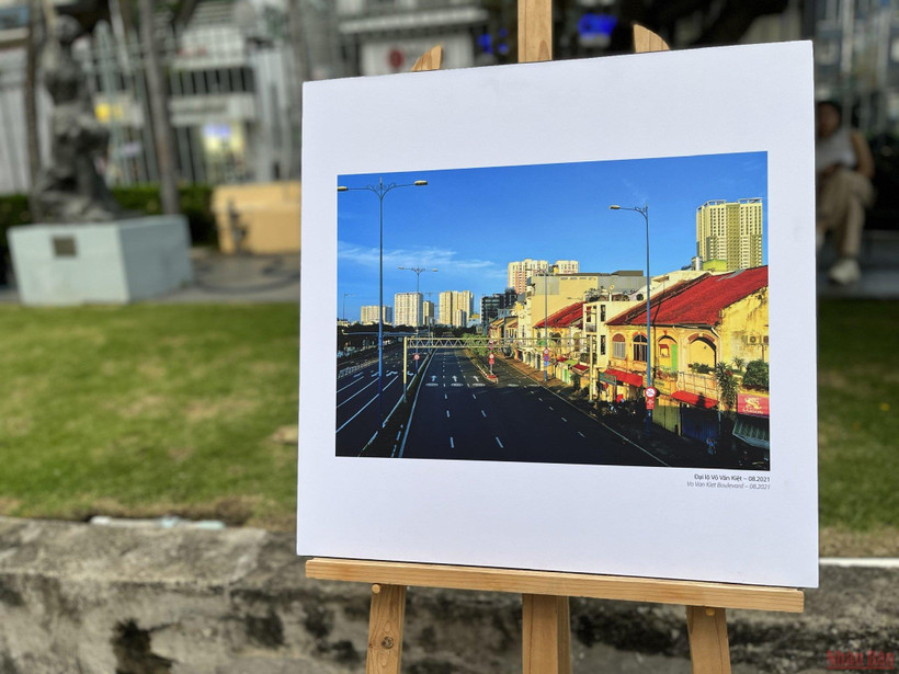 Một tác phẩm của NSNA Trần Thế Phong được trưng bày tại triển lãm.