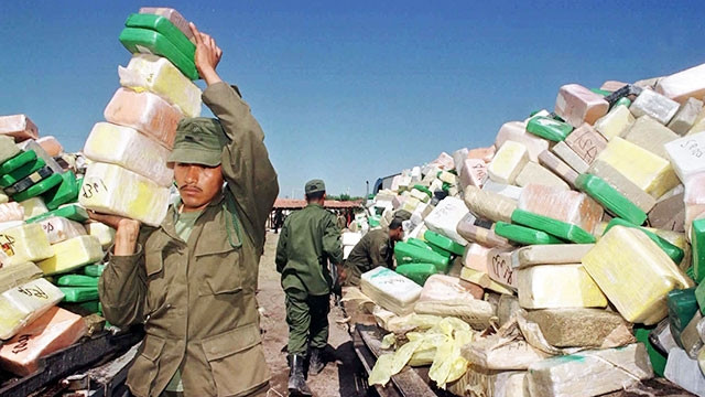 Hàng tấn cocaine bị tịch thu trong một cuộc truy quét của quân đội Mexico. Ảnh: BROOKINGS.EDU