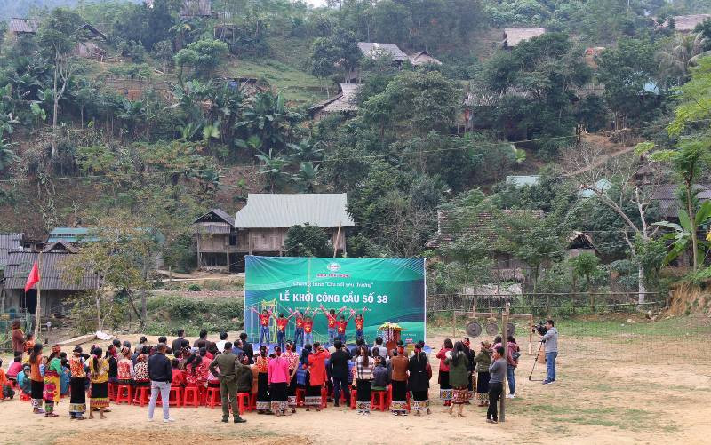 Khởi công cây cầu "nối yêu thương" Xốp Kha