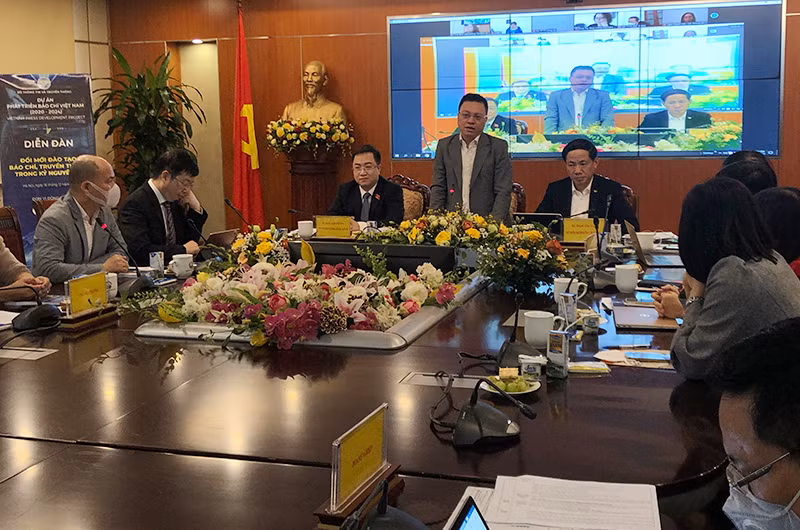 Đồng chí Lê Quốc Minh phát biểu tại diễn đàn.