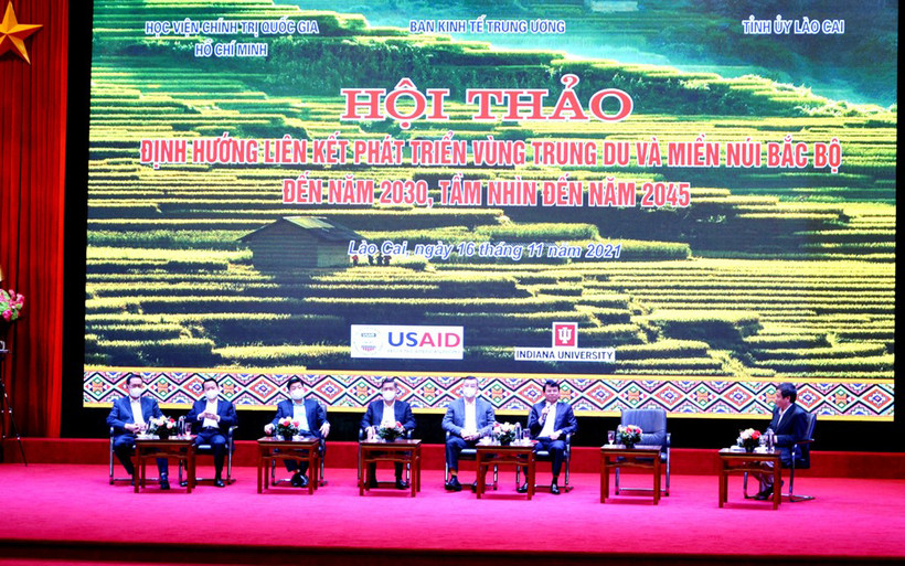 Hội thảo “Định hướng liên kết phát triển vùng trung du và miền núi Bắc Bộ đến năm 2030, tầm nhìn đến 2045” diễn ra tại thành phố Lào Cai, sáng 16/11.