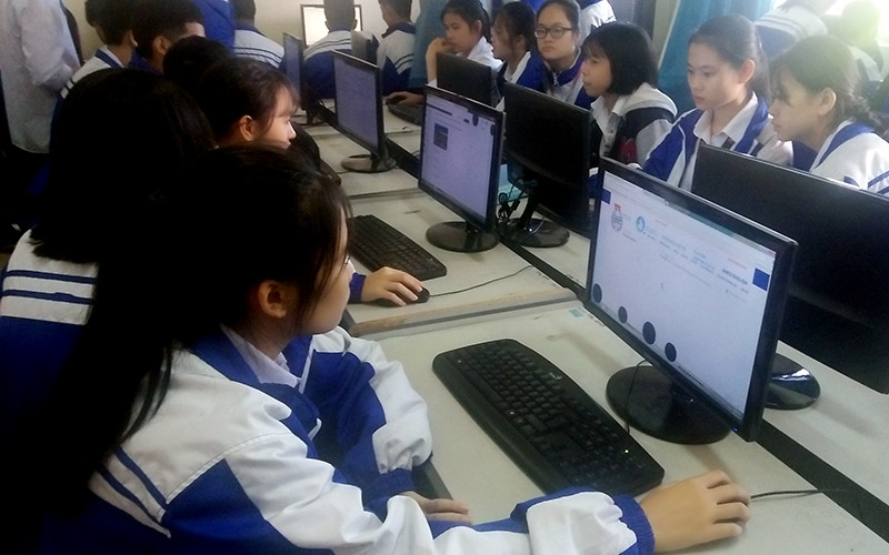 Học sinh dân tộc rất ít người học tập tại Trường phổ thông Vùng cao Việt Bắc.