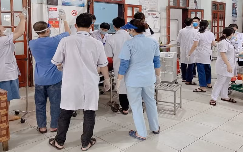 Hai trong 3 công nhân công nhân đã tử vong trong lúc được đưa đến Bệnh viện Đa khoa Thị xã Kỳ Anh.