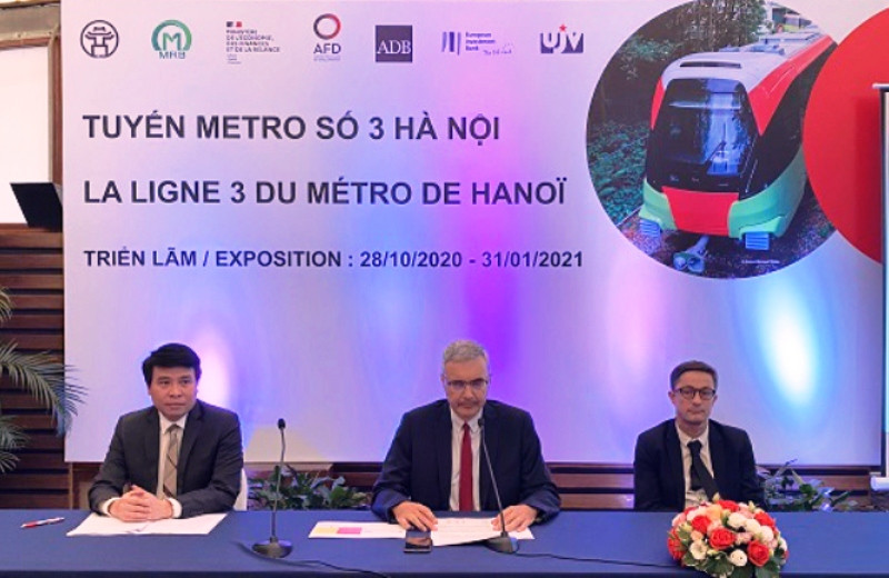 Quang cảnh buổi họp báo.