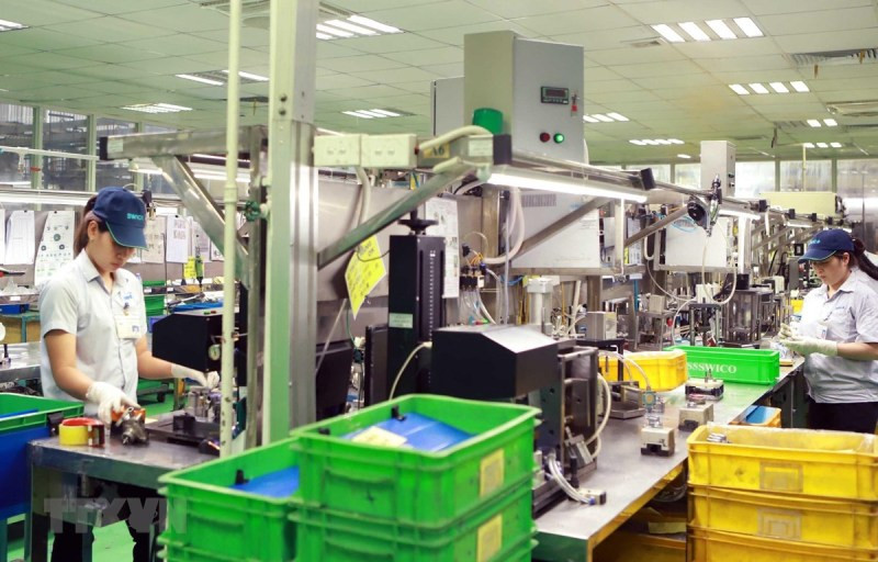 Sản xuất tại Công ty TNHH Công nghiệp Strong Way, Khu công nghiệp Khai Quang, thành phố Vĩnh Yên, tỉnh Vĩnh Phúc. (Ảnh: Hoàng Hùng/TTXVN)