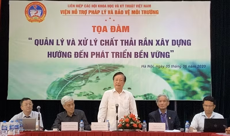 Tọa đàm “Quản lý và xử lý chất thải rắn xây dựng hướng đến phát triển bền vững”.