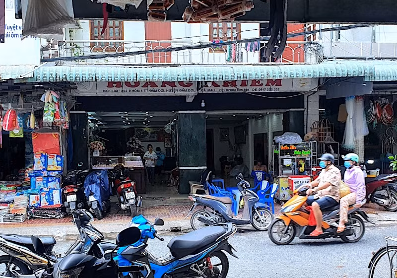 Tiệm vàng Hoàng Khiêm ở thị trấn Đầm Dơi, một thời có doanh số bán hàng cực khủng.