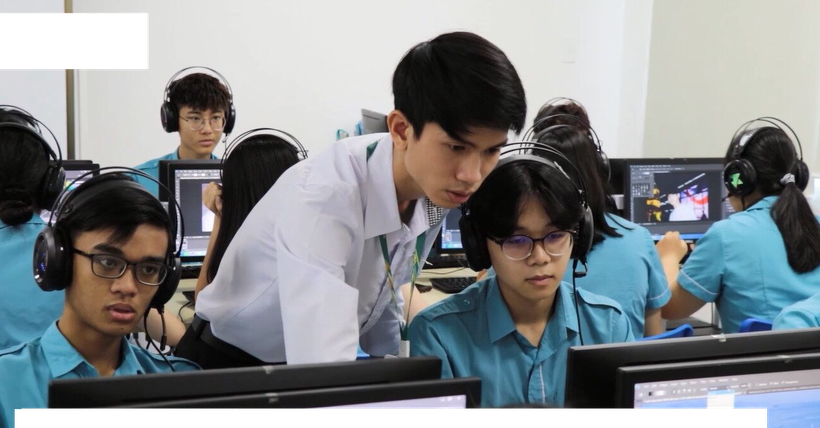 Học sinh Sky-Line Đà Nẵng trong video vinh danh Trường học Điển hình Microsoft.
