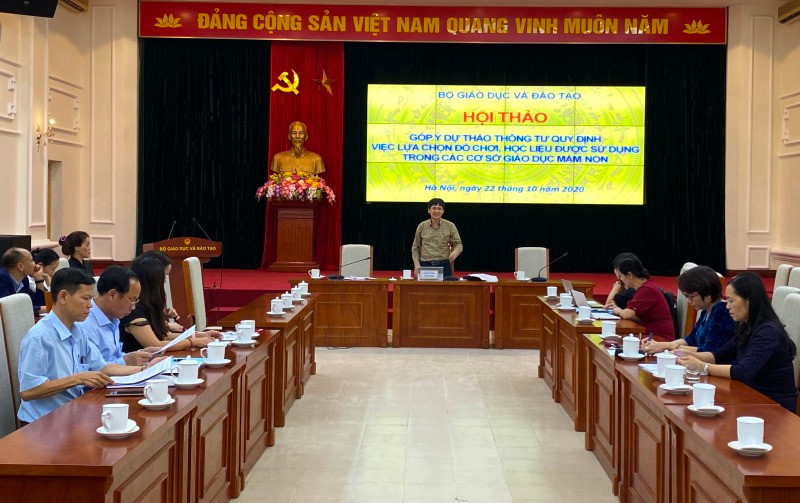 Các đại biểu tham gia góp ý dự thảo thông tư. 