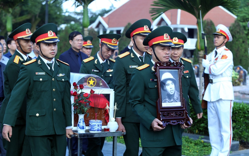 Truy điệu, an táng liệt sĩ Nguyễn Ngọc Bảo.