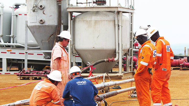 Các thành viên OPEC+ nhất trí giữ nguyên kế hoạch sản lượng khai thác dầu. Ảnh: IPS