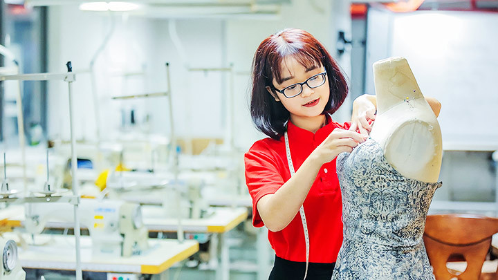 Các nhà thiết kế trẻ gặp nhiều khó khăn để bảo vệ tác phẩm của mình. Ảnh: VLUN