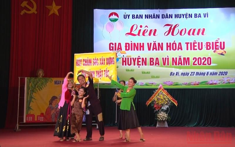 Hà Nội luôn chú trọng tôn vinh các Gia đình văn hóa tiêu biểu - hạt nhân của xây dựng đời sống văn hóa ở cơ sở.