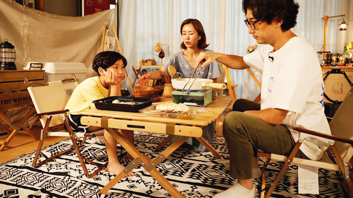 Cắm trại tại chỗ đang là một xu hướng mới. Ảnh: CNN