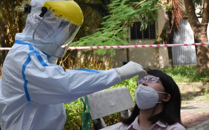 Đà Nẵng lấy mẫu xét nghiệm cho 50 thành viên Ban in sao đề thi tốt nghiệp THPT năm 2020 (đợt 2).