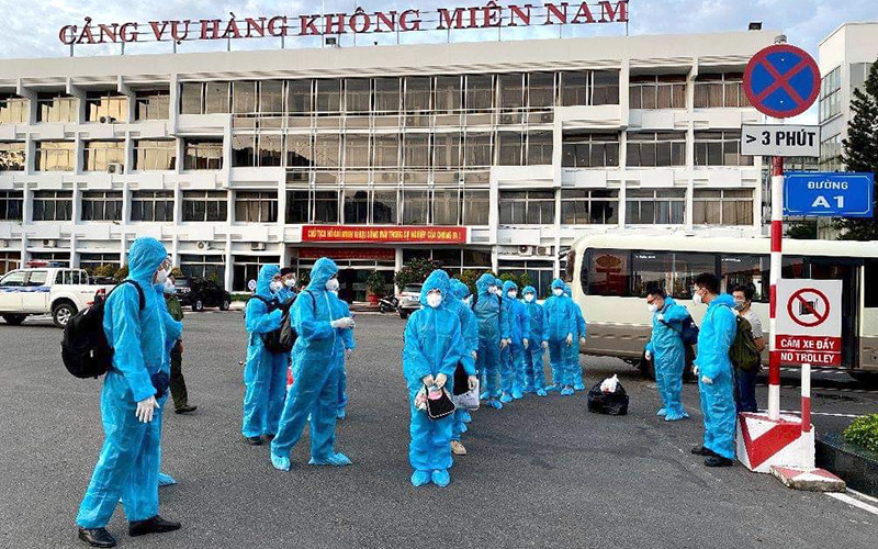 Công an TP Hồ Chí Minh tổ chức trục xuất các đối tượng nhập cảnh trái phép vào TP Hồ Chí Minh. Ảnh: Công an TP Hồ Chí Minh