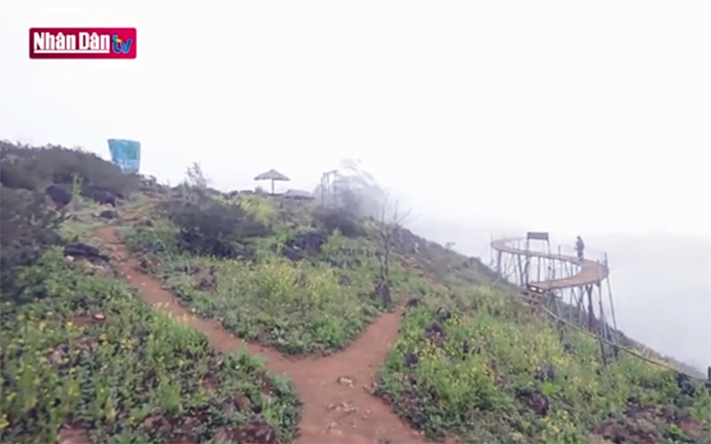 Người Mông Hang Kia làm du lịch