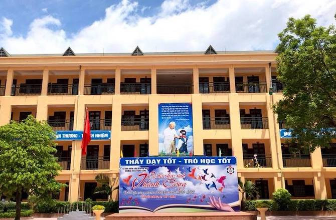 Trường công lập đầu tiên kiểm tra học kỳ trực tuyến