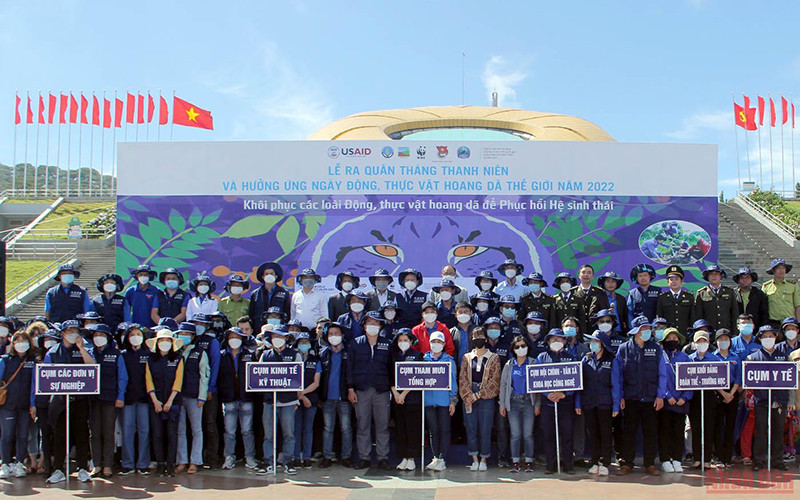 Cơ quan, ban ngành và đoàn thanh niên khối các cơ quan tỉnh Lâm Đồng hưởng ứng “Ngày động, thực vật hoang dã thế giới năm 2022”. (Ảnh: VĂN BẢO) 