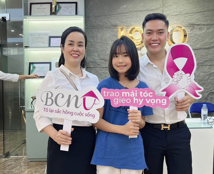 Tóc giả mang đến niềm vui và cả hy vọng cho nhiều bệnh nhân ung thư.