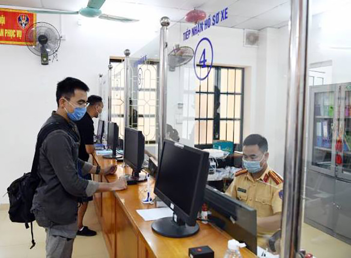 Cơ quan đăng ký xe có quyền thu hồi biển số trúng đấu giá khi biển số được sử dụng không đúng quy định của pháp luật.