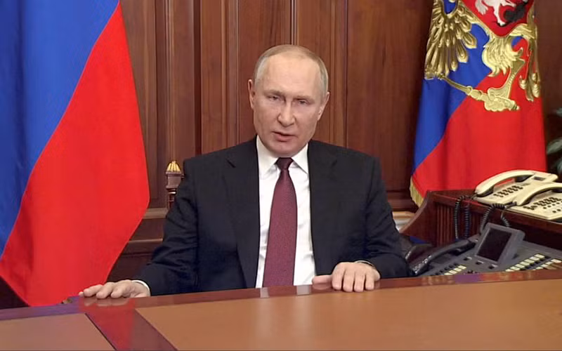 Ông Putin trong video thông báo bắt đầu triển khai chiến dịch quân sự tại miền Đông Ukraine, ngày 24/2. (Ảnh: Reuters)